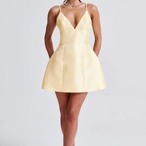 Yellow Sleeveless Mini Sundress with V-Neck
